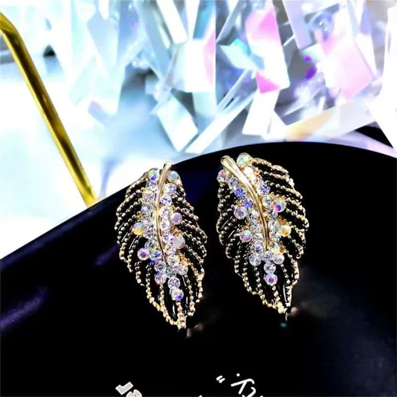2026 New Earrings With Black Leaf And Zircon Inlay. Retro Geometric Design, Delicate Luxury, Stylish And Elegant, Popular Among Fashion Bloggers. 3