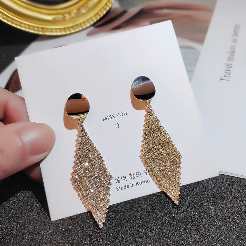 2024 Trendy Exaggerated Earrings Fully Paved With Rhinestones. Luxurious Rhombus Design, Distinctive And Versatile, Perfect For Banquets And Formal Occasions. 8