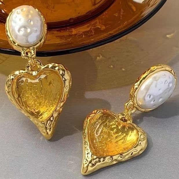 2026 New Vintage French Style Heart Earrings, Zhang Jiayi Jiang Xi Same Style Imitation Pearl Drop Earrings
