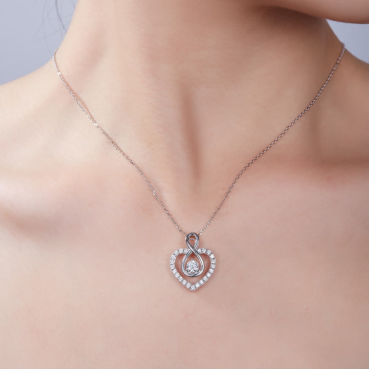 4.6g S925 Sterling Silver 1CT Moissanite Infinity Heart Necklace 45cm  23 Stone Pave Pendant With GRA, Platinum Plated Romantic Gift Box Set For Women