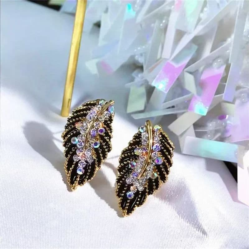 2026 New Earrings With Black Leaf And Zircon Inlay. Retro Geometric Design, Delicate Luxury, Stylish And Elegant, Popular Among Fashion Bloggers. 4