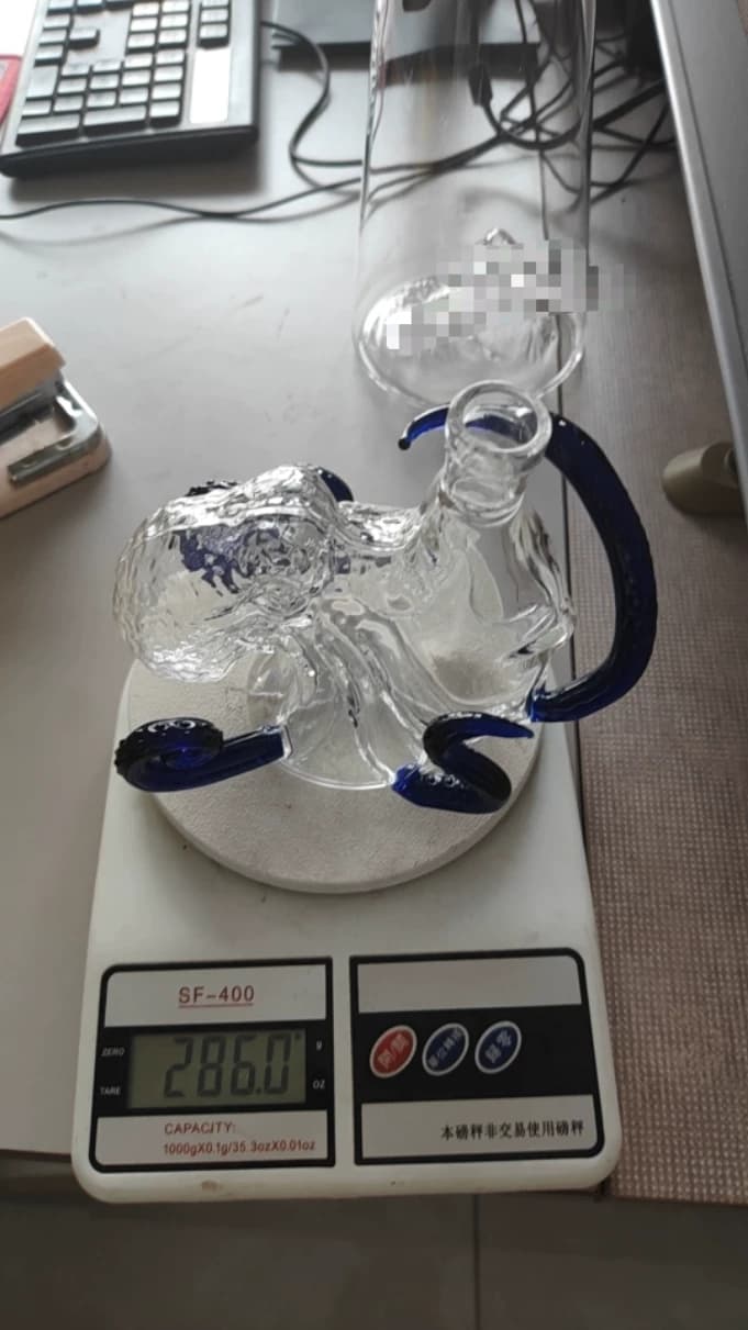 New Arrival Commemorative Octopus Themed Whiskey Glass Bottle 4