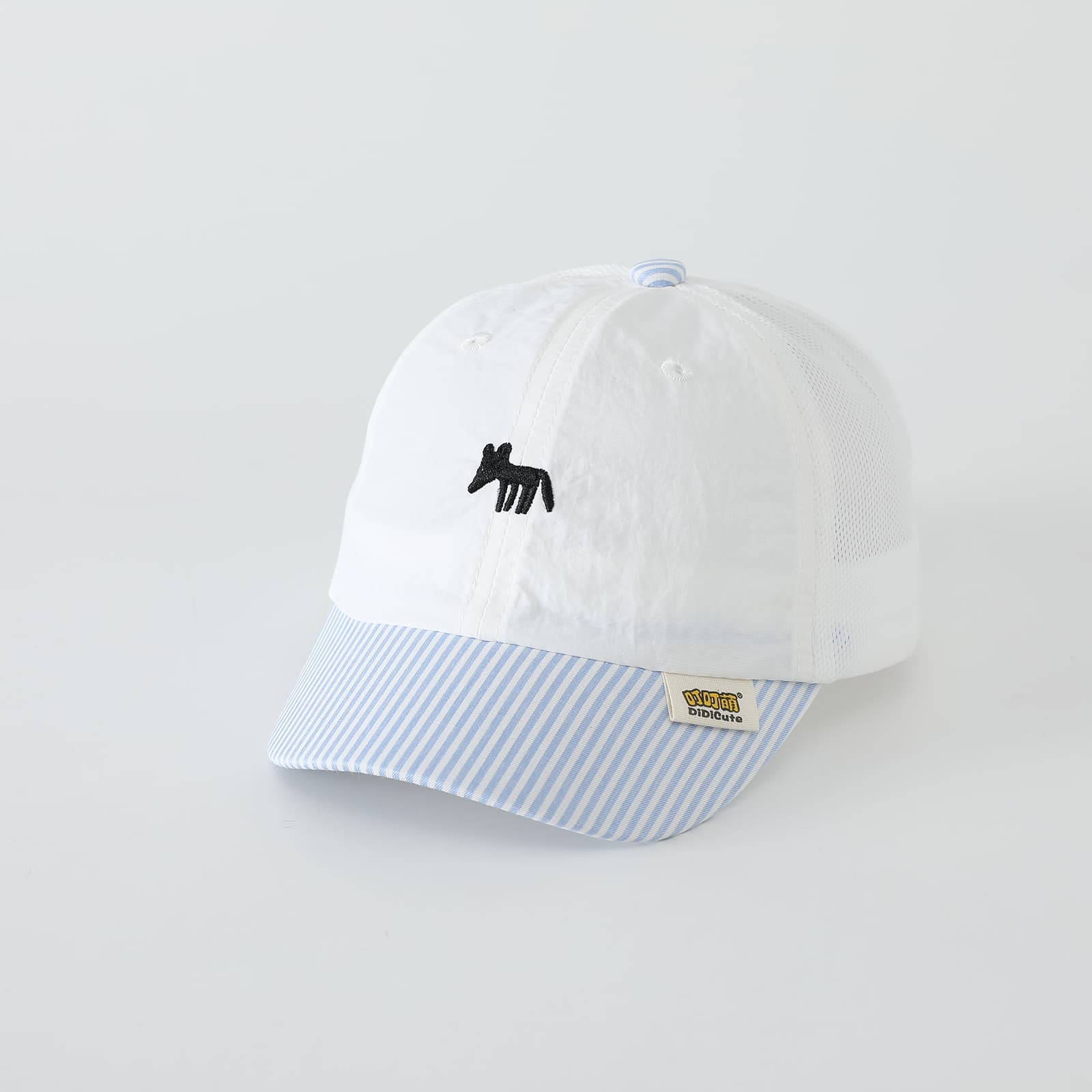 The New Men's And Women's Embroidered Fox-patterned Pointed-mouth Baseball Cap With A Stylish And Simple Design Featuring A Velcro Fastening Is Suitable For Daily Outdoor Use. 2
