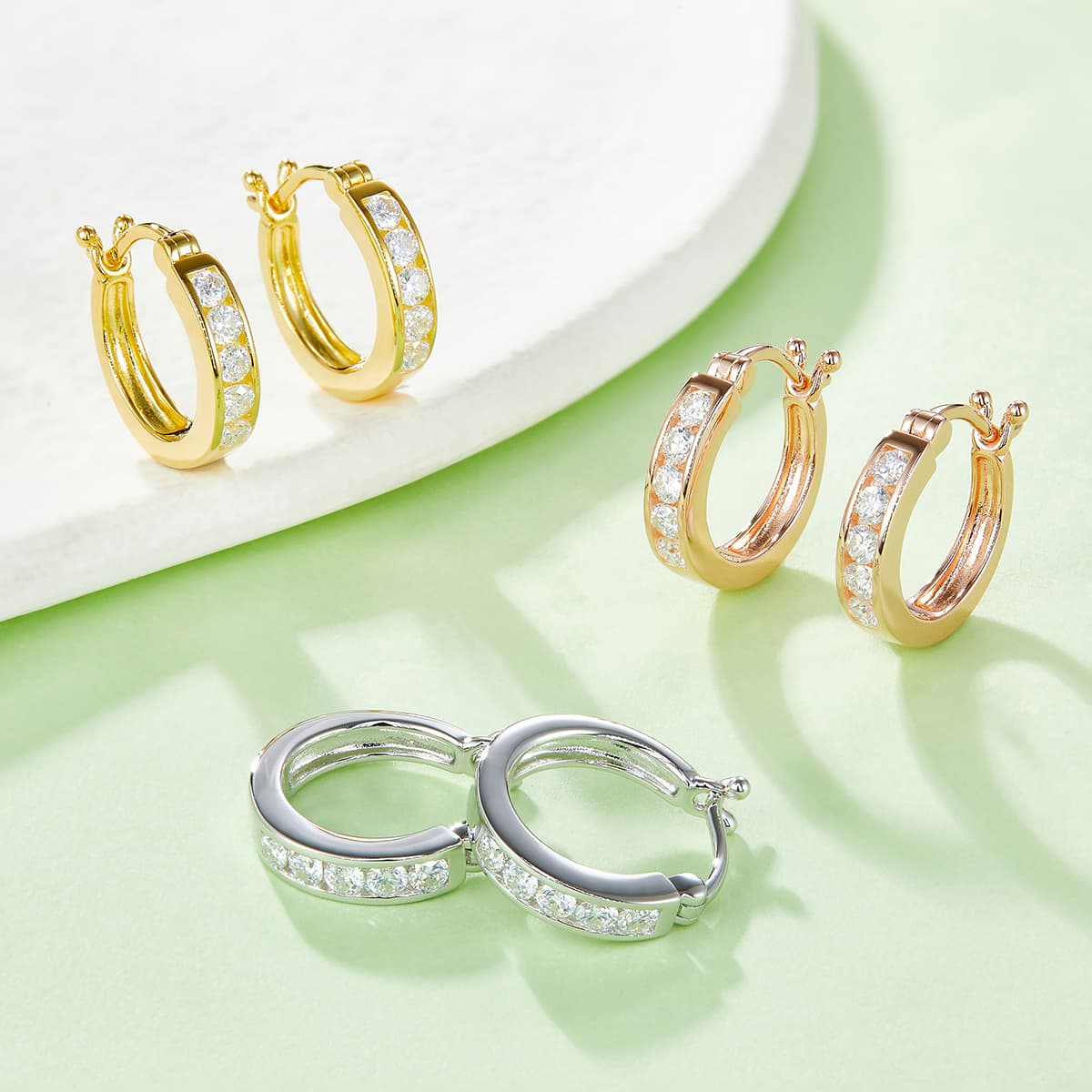 3.3g S925 Sterling Silver 10-Stone Moissanite Hoop Earrings 15.5mm Channel Set Huggie Hoops With GRA, Platinum Plated Jewelry Gift Box Set For Women 4