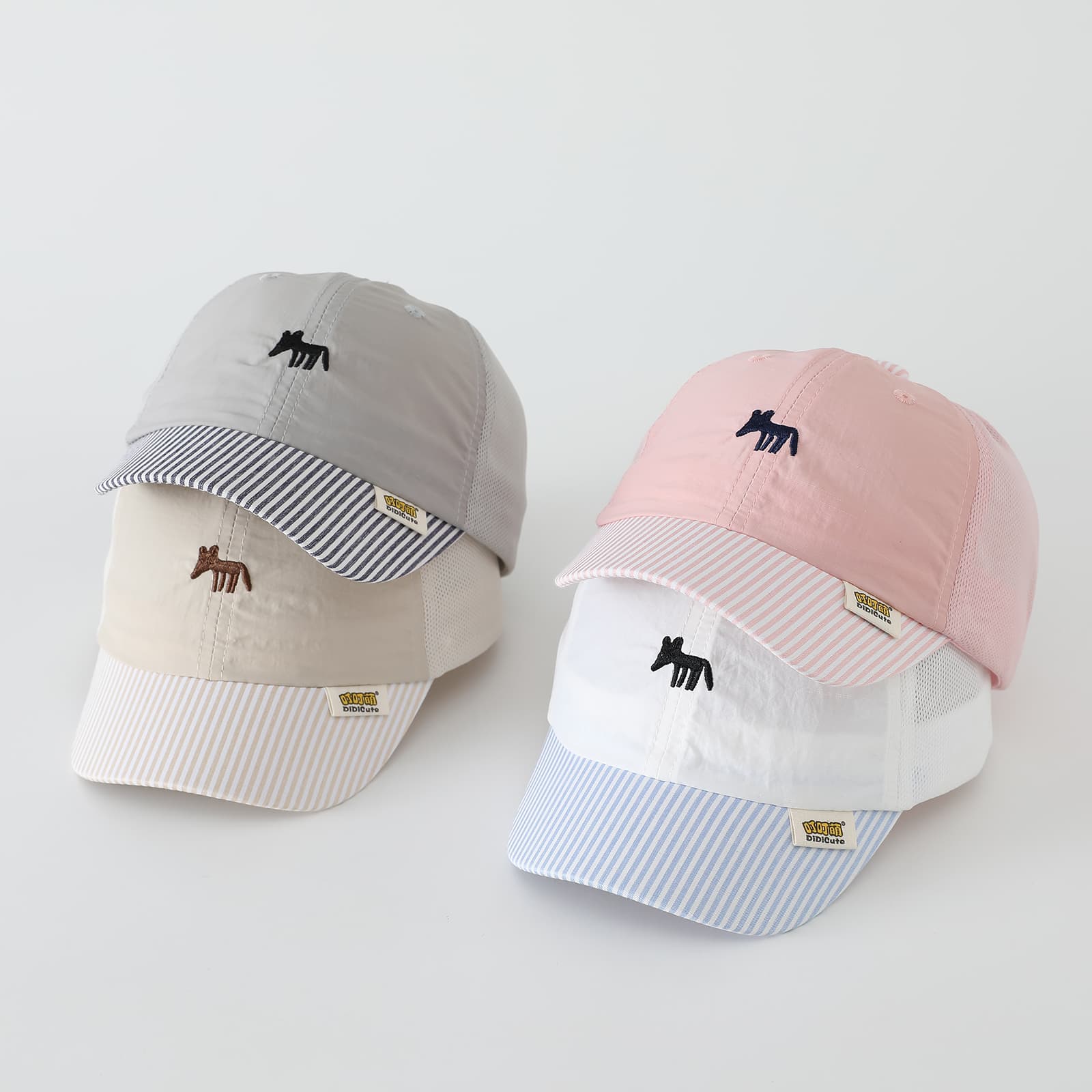 The New Men's And Women's Embroidered Fox-patterned Pointed-mouth Baseball Cap With A Stylish And Simple Design Featuring A Velcro Fastening Is Suitable For Daily Outdoor Use. 5
