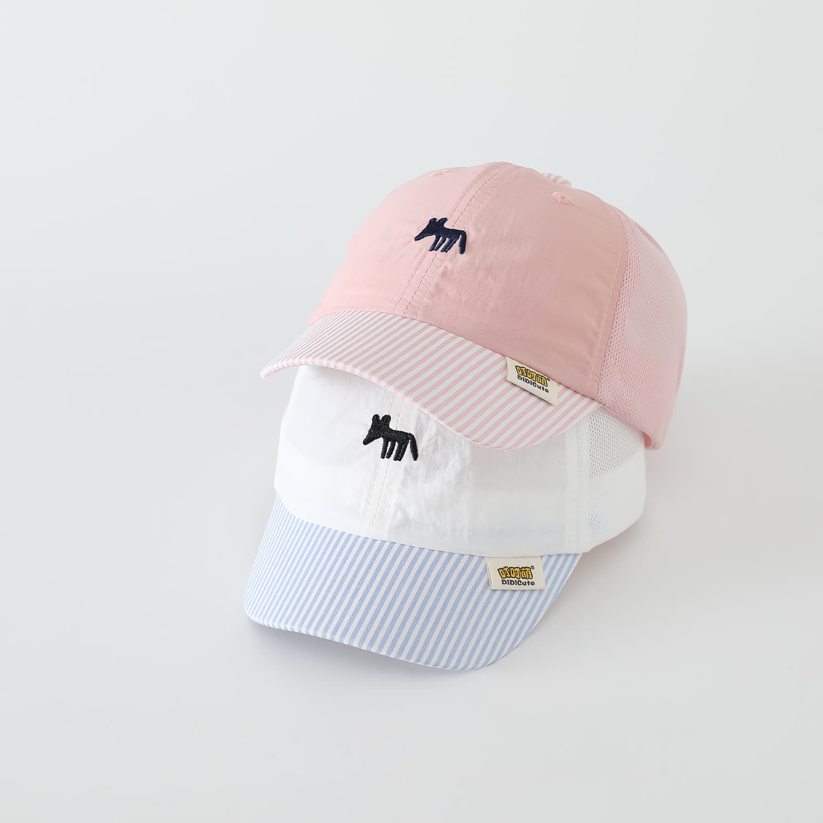The New Men's And Women's Embroidered Fox-patterned Pointed-mouth Baseball Cap With A Stylish And Simple Design Featuring A Velcro Fastening Is Suitable For Daily Outdoor Use. 6