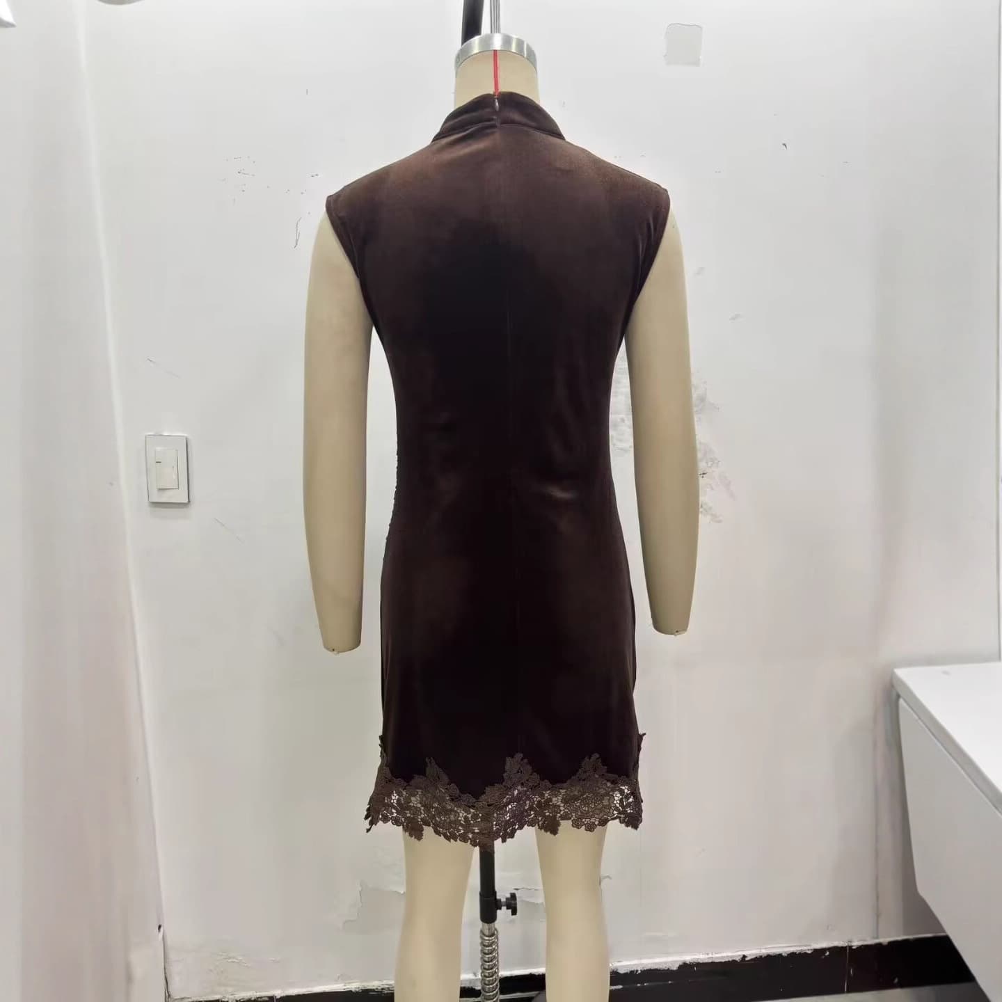 Fashionable Womens Lace Velvet Dress With A High Waist 5