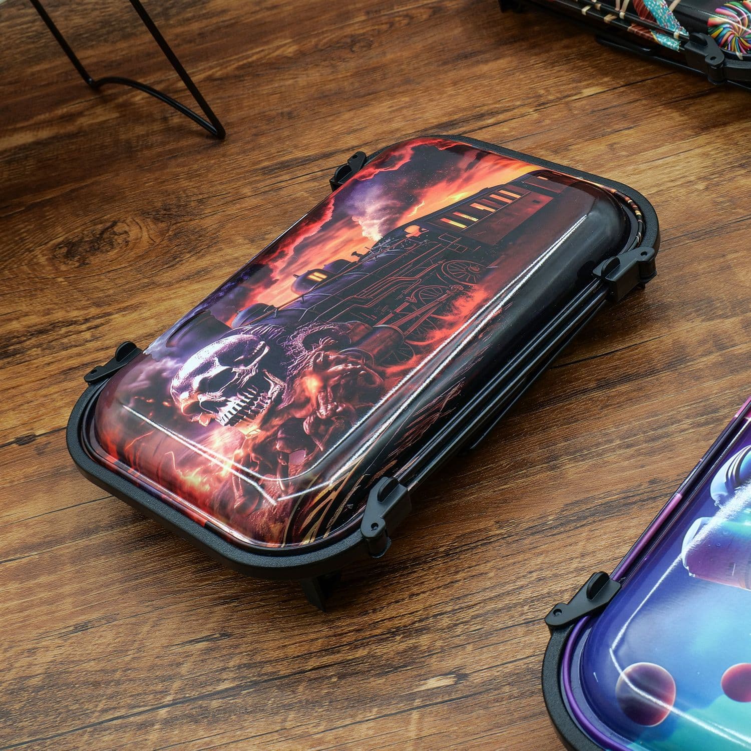 Fashionable And Personalized Magnetic-Lid Cigarette Tray 11