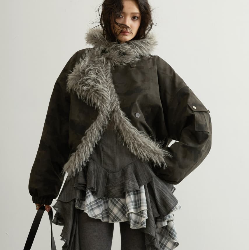 High-waisted Aviator-style Short Jacket With A Hood And Fur Collar 5