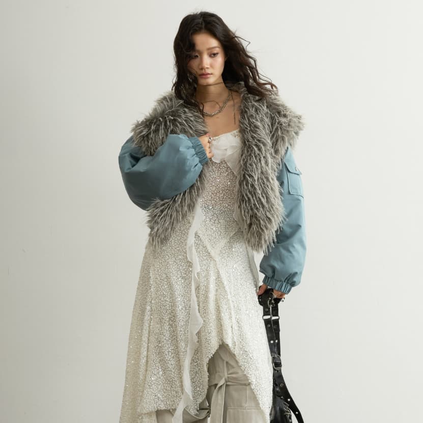 High-waisted Aviator-style Short Jacket With A Hood And Fur Collar 3