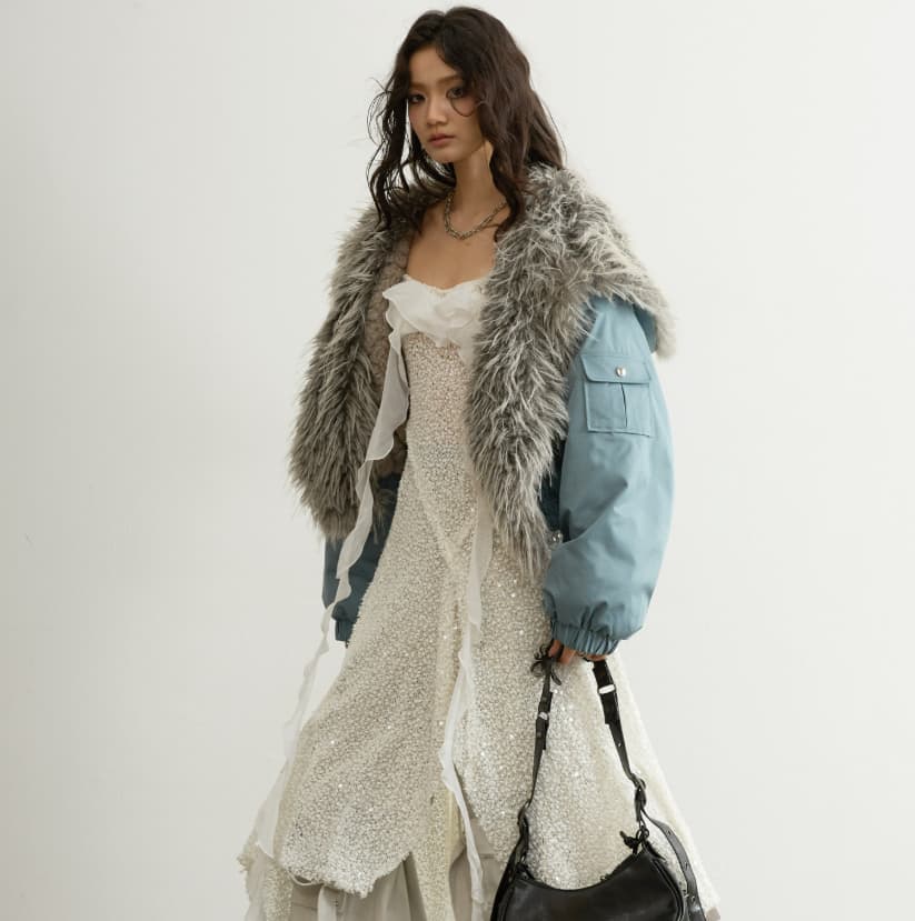High-waisted Aviator-style Short Jacket With A Hood And Fur Collar 4