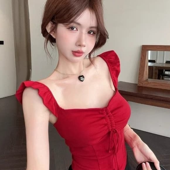 Sweet And Alluring Red Camisole With Bishop Sleeves And A Square Neckline 4