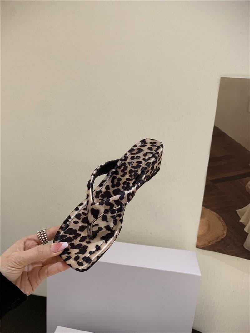 Womens French-style Wedge Sandals With A Square Toe And Leopard Print 10